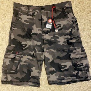 Airwalk Black Camo cargo shorts 32